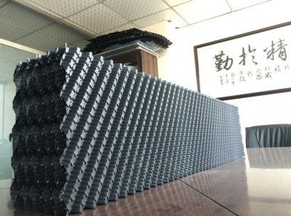 薄如紙的PVC填料居然能站65KG重量的人！